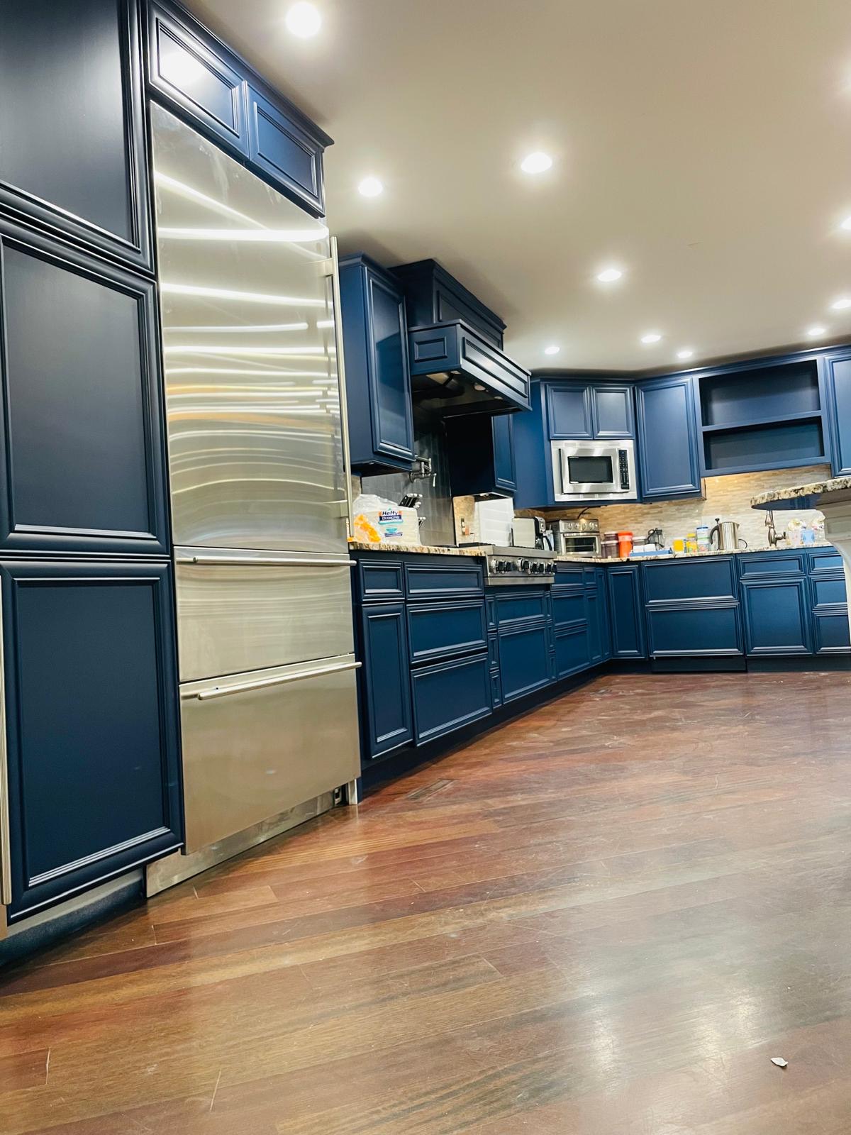 Cabinets: Black to Navy, photo 3